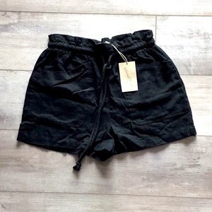 *NWT* universal thread shorts
